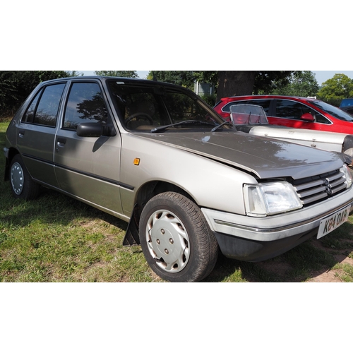 317 - Peugeot 205 GR hatchback. 1993. 1360cc
Runs and drives. Some service history.
Reg. K845 OAB. V5 and ... 