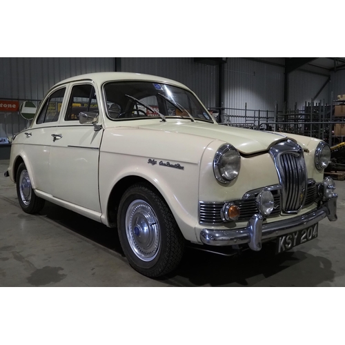 320 - Riley 1.5 Saloon. 1962. 1489cc
Runs and drives. Has had many new parts and work carried out to inclu... 