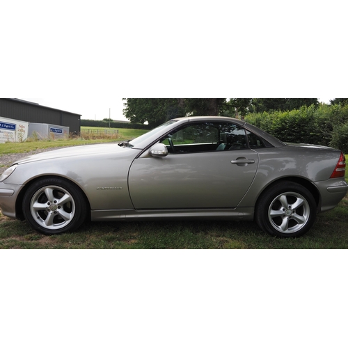 322 - Mercedes SLK, 2003. 1998cc. 
Runs and drives. Petrol. Has been recommissioned. Showing72,000 miles. ... 