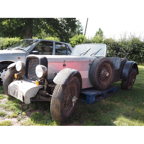 324 - Triumph vintage sports car/kit car project.
Vendor states V5 is available. No keys.