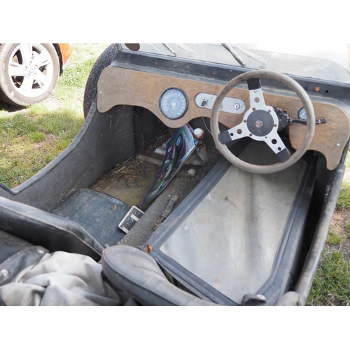 324 - Triumph vintage sports car/kit car project.
Vendor states V5 is available. No keys.