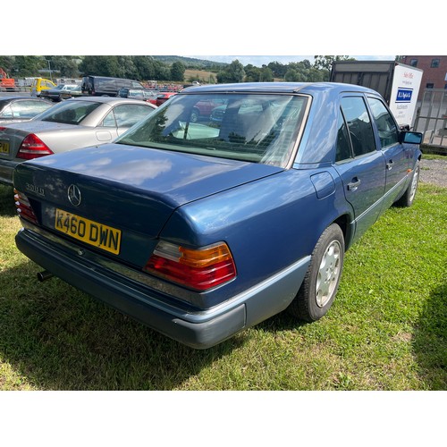 327 - Mercedes 300D Automatic. 1993. 2998cc. Diesel. MOT until 18/9/24. Reg. K460 DWN. V5 and keys