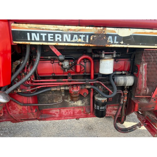 1546 - International 956XL tractor. 8716 hours showing. Runs. Reg EKV 705Y. V5 to follow.