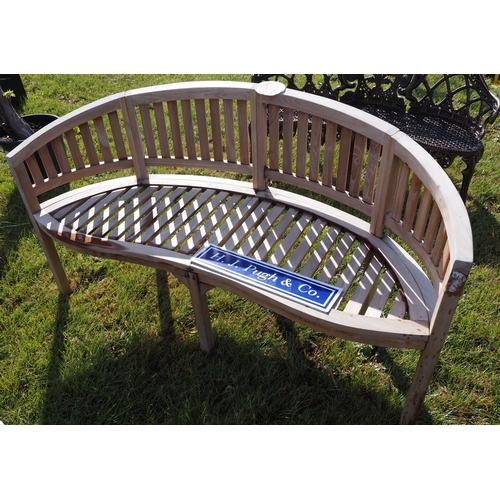 514 - Wooden garden bench