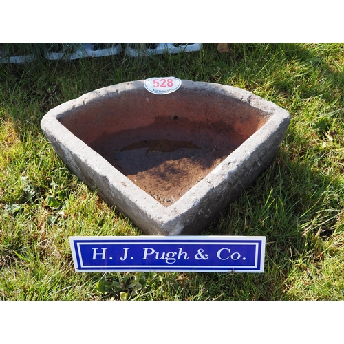 528 - Corner stone trough approx. 3ft x 2ft