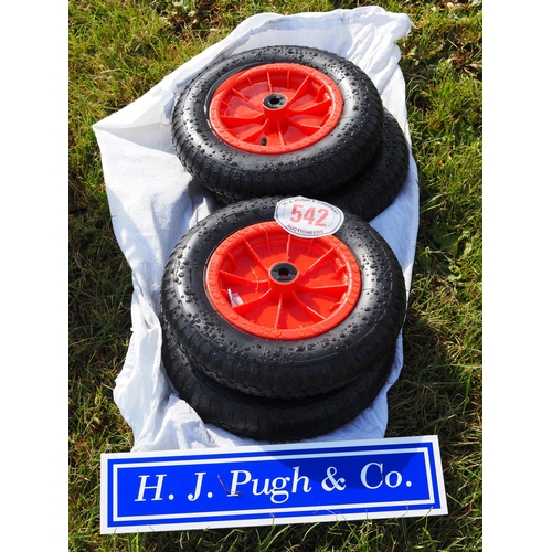 542 - Pneumatic wheels and tyres 14