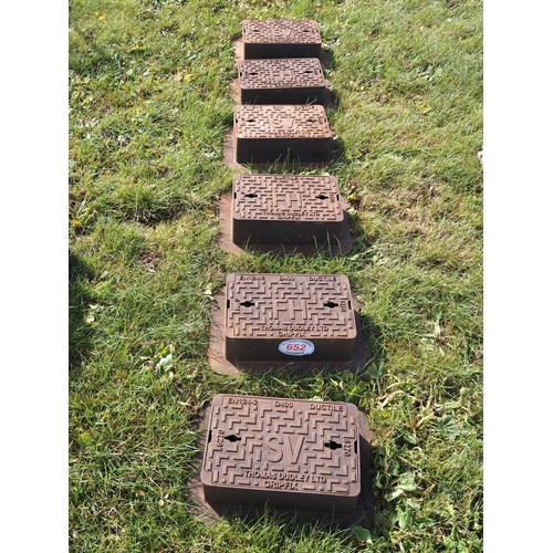 652 - Water man hole covers - 6