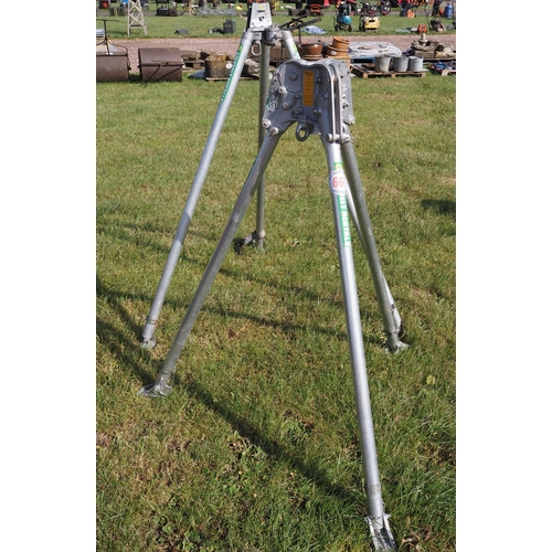 669 - Abtech T3 tripod - 2