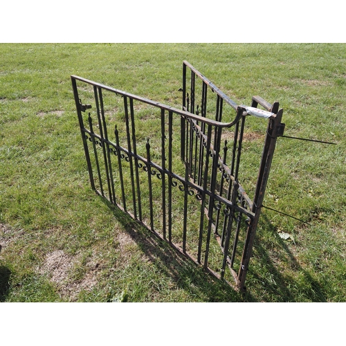 957 - Pair of metal gates 4ft