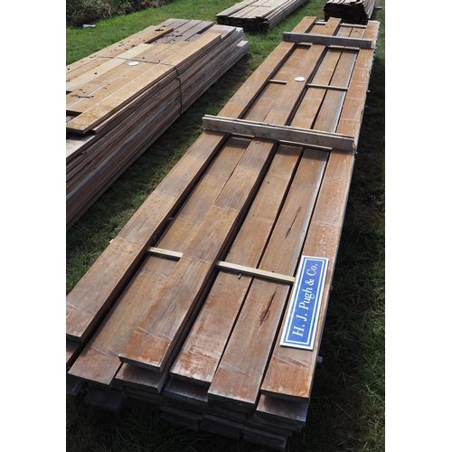 1029 - Radiata pine 5.4m x150x35 - 61