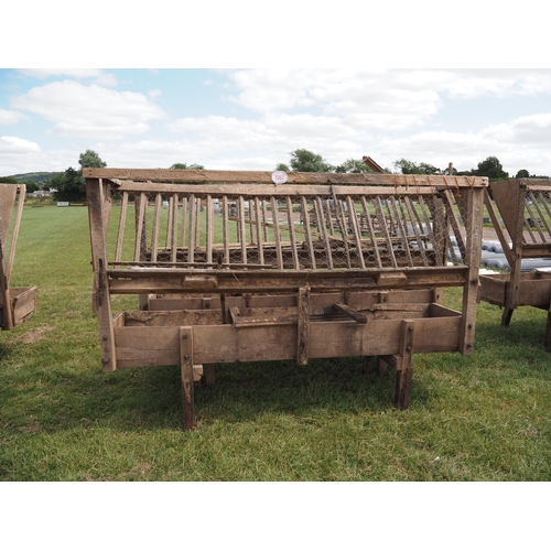 1362 - Wooden hay feeders 9ft - 2