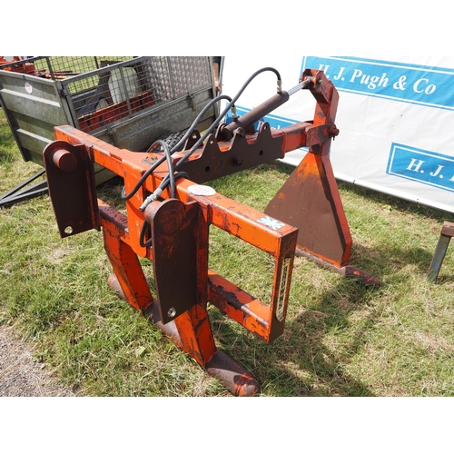 1523 - Browns Manitou bale squeezer