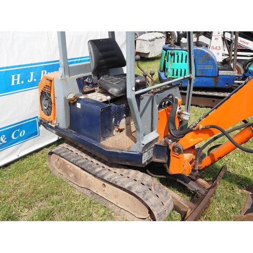 1530 - Peljob EB10 1 ton mini digger and 2 buckets. Runs, digs and drives. New battery. Key in office