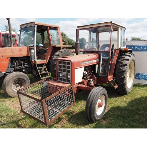 1540 - International 574 tractor. Runs and drives, showing 9213 hours. Reg. JPX 710P. V5 in office