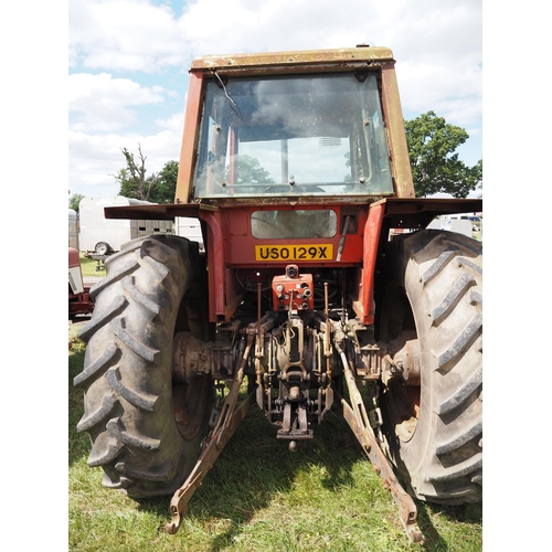 1541 - Massey Ferguson 698 tractor. Starts and runs, showing 5831 hours. Serial no. 5207127. Reg. USO 129X