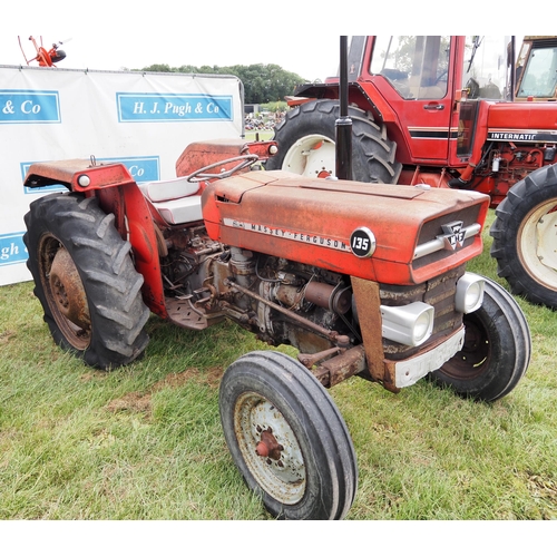 1543 - Massey Ferguson 135 tractor. Straight axle, pick up hitch. Runs and drives. Two owners from new. Reg... 