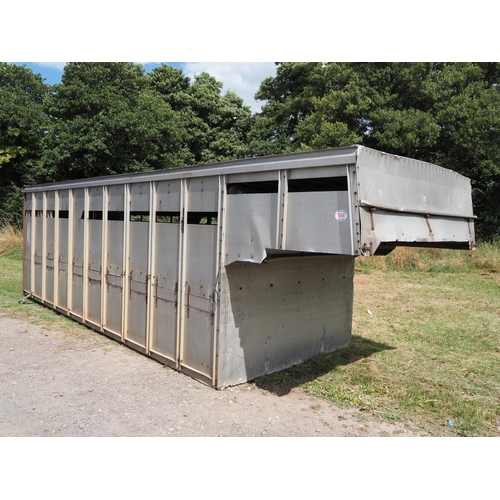 1566 - Livestock container 21ft plus Luton