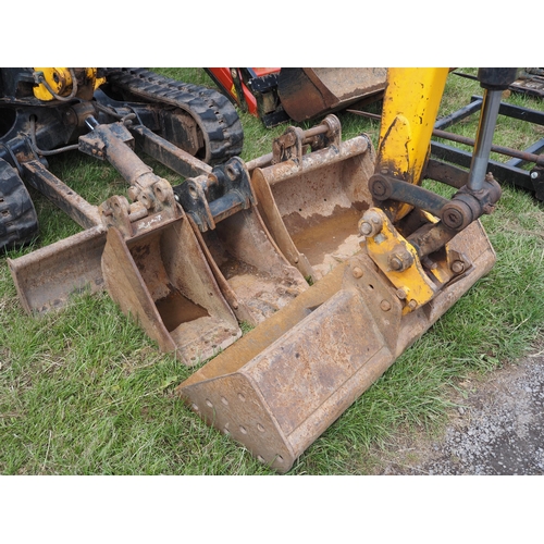 1515 - JCB 8026 CTS mini digger. 2014. Showing 3232 hours. C/w 4 buckets, manual quick hitch. Key in office