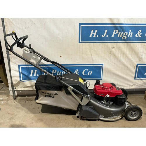 491 - Honda HRH536 self propelled lawn mower. Working order