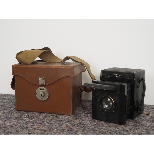 59 - Thornton Pickard Junior Special camera with leather carrying case