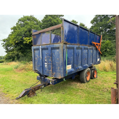 1566A - Ken Wooten 106371 twin axle silage trailer