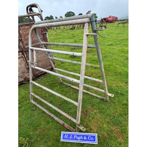 112 - Galvanised gates 4ft - 2