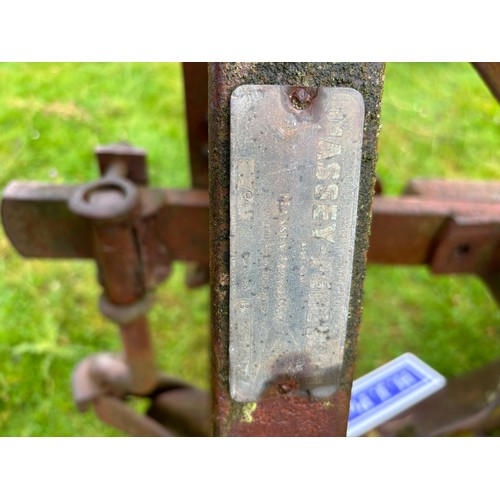 136 - Ferguson 3 furrow plough c/w discs and wheel