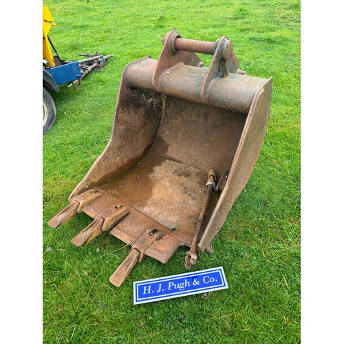 153 - Digger bucket to suit 13T machine