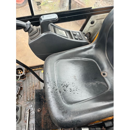 182 - JCB 8015 mini digger. In working order. Showing 3055 hours. C/w 5 buckets and quick hitch. 1 owner f... 