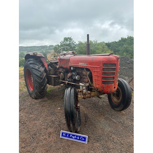 187 - Zetor 4011 tractor. Runs and drives