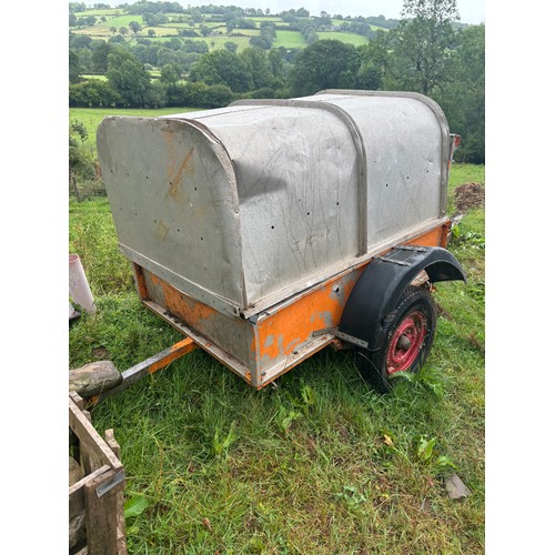 83 - Single axle trailer