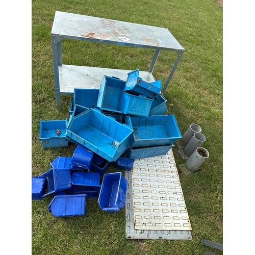 969 - Quantity of lin bins and work table