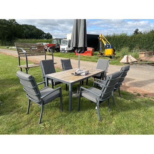 972 - Garden table set with 6 chairs and umbrella