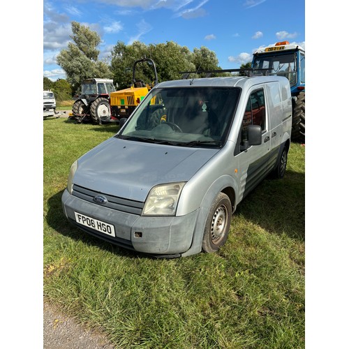 1549 - Ford Transit connect T200L van. 2008. Runs and drives. Showing 178,551 miles.
V5 and Key.