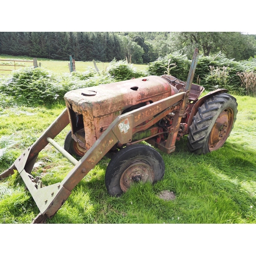 103 - David Brown 950 tractor. C/w loader