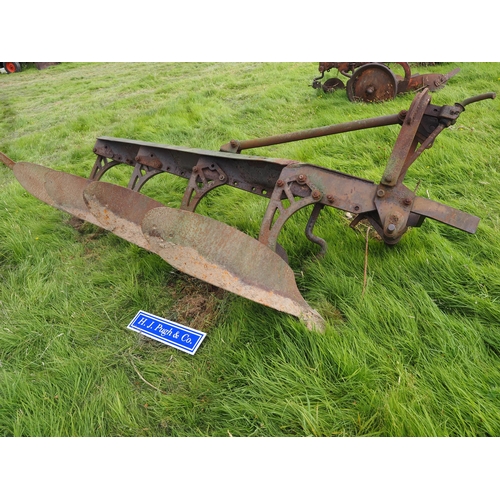 62 - David Brown 4 furrow plough