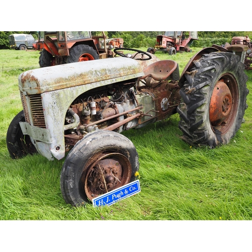 94 - Ferguson TE20 tractor. Reg. JFM 392