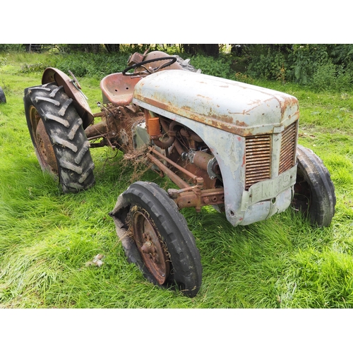 94 - Ferguson TE20 tractor. Reg. JFM 392