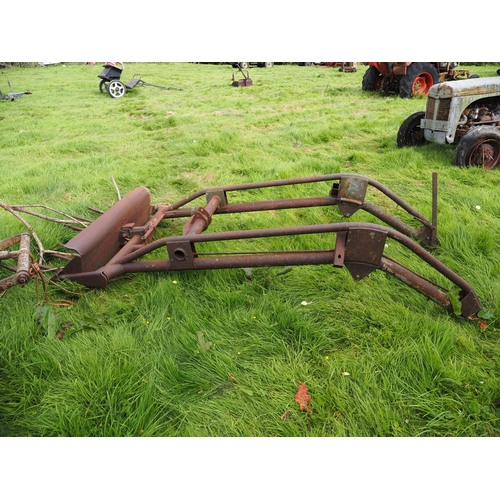 95 - Ferguson TE20 tractor. C/w loader and pick up hitch