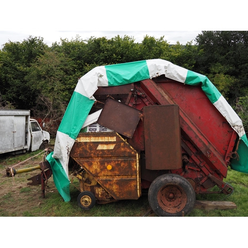 139 - Perry New-Holland round baler. New floor lats and chain