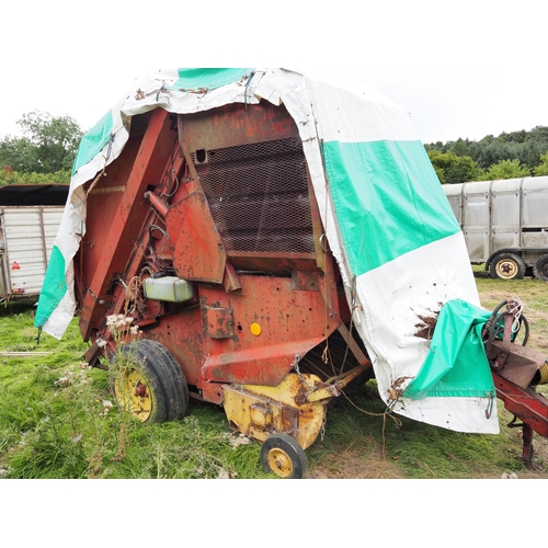 139 - Perry New-Holland round baler. New floor lats and chain