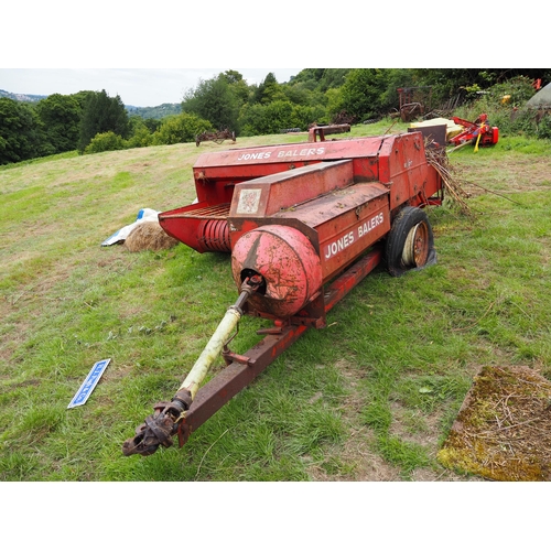 194 - Jones Mk 10-T baler. Serial no. 3449. Runs