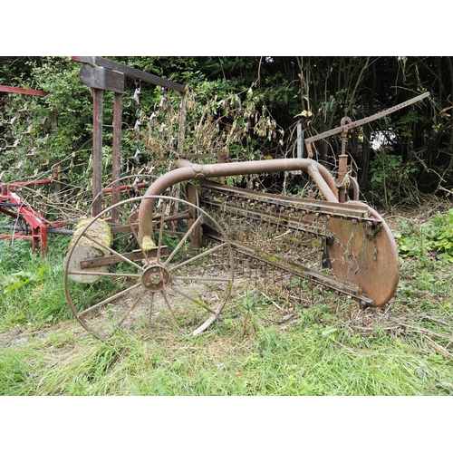 195 - Early hay rake