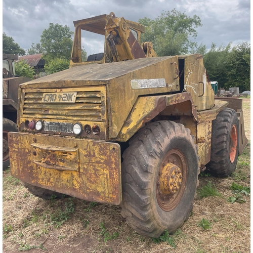 279 - Muir Hill B4000 loading shovel with bucket. Reg. CAD 421K. Old V5 in office