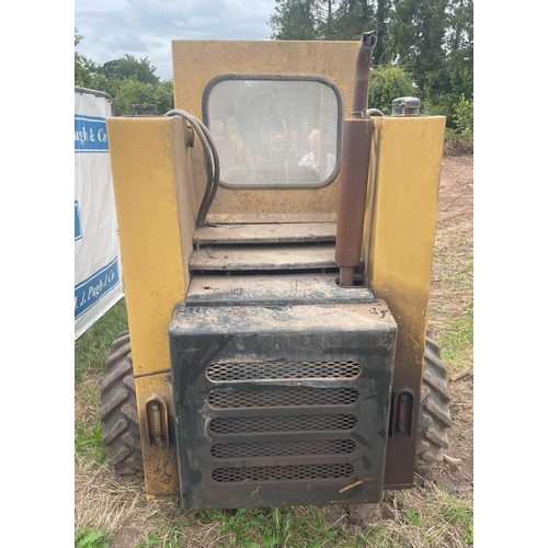 301 - Case skid loader. Needs repair