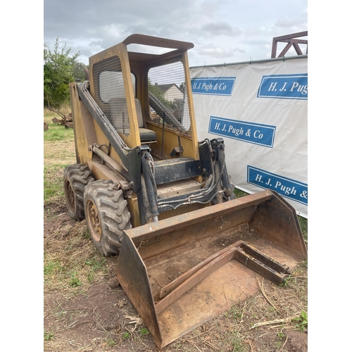 301 - Case skid loader. Needs repair