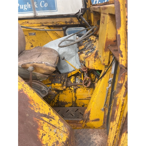 315 - Massey Ferguson 40 loader with back actor. Runs