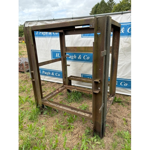 121 - Steel tank stand