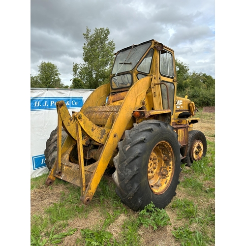 157 - Massey Ferguson 11 loading shovel, spares