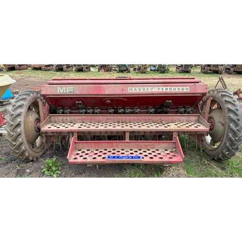 326 - Massey Ferguson 30 grain and fertiliser drill